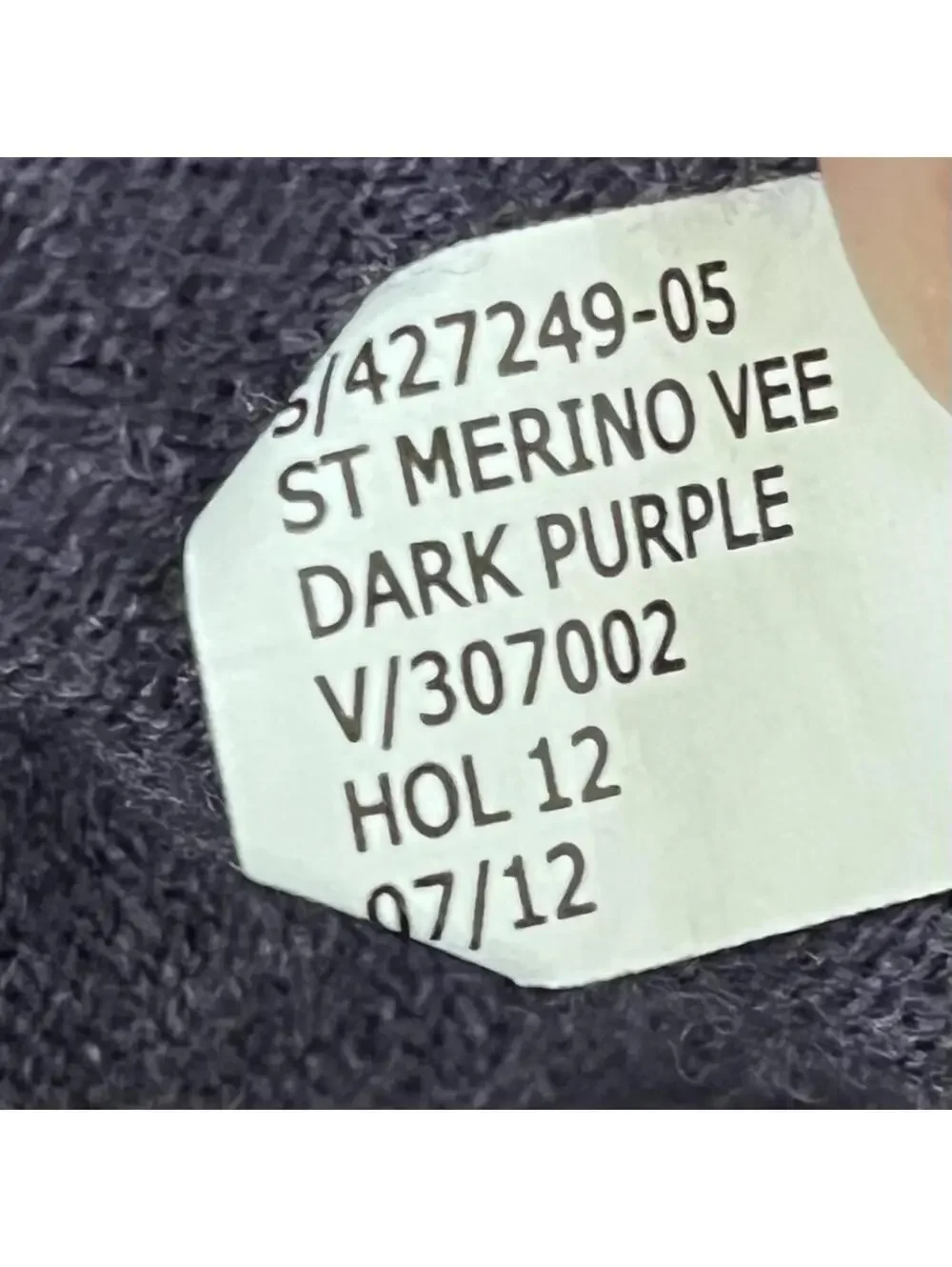 Banana Republic Mens Sweater 100% Merino Wool V-Neck Sweater Purple L Preppy